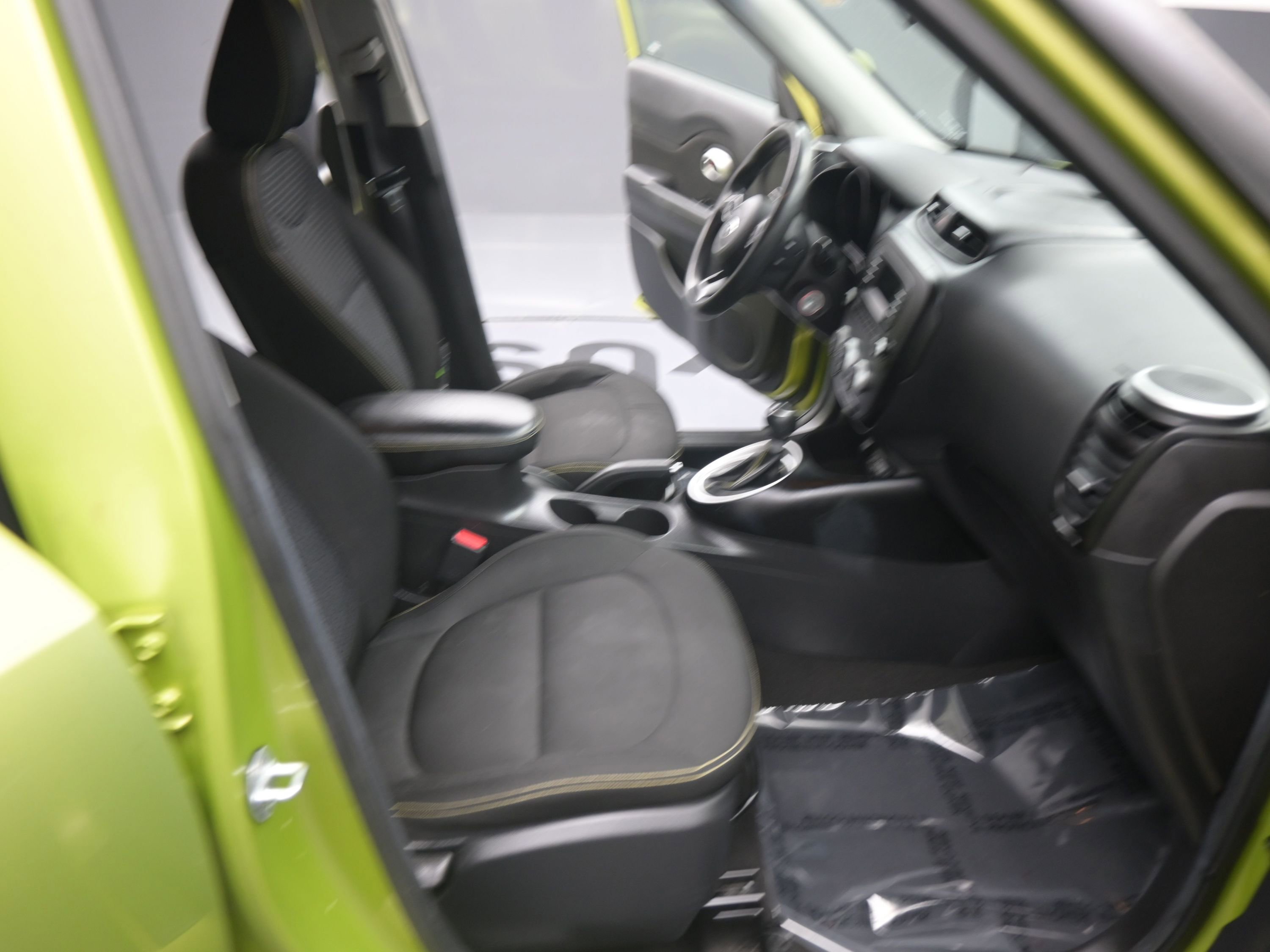 Used 2015 Kia Soul + image 20