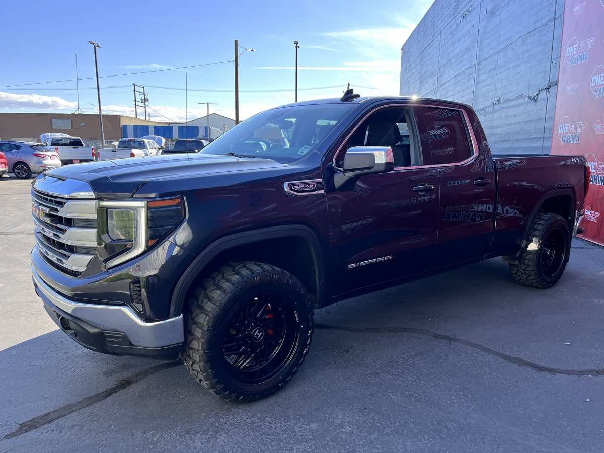Used 2023 GMC Sierra 1500 SLE w/ Enhanced Capability Package AWD/4WD image 4