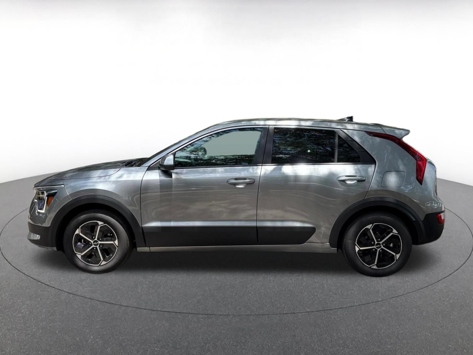 Used 2026 Kia Niro LX FWD image 4