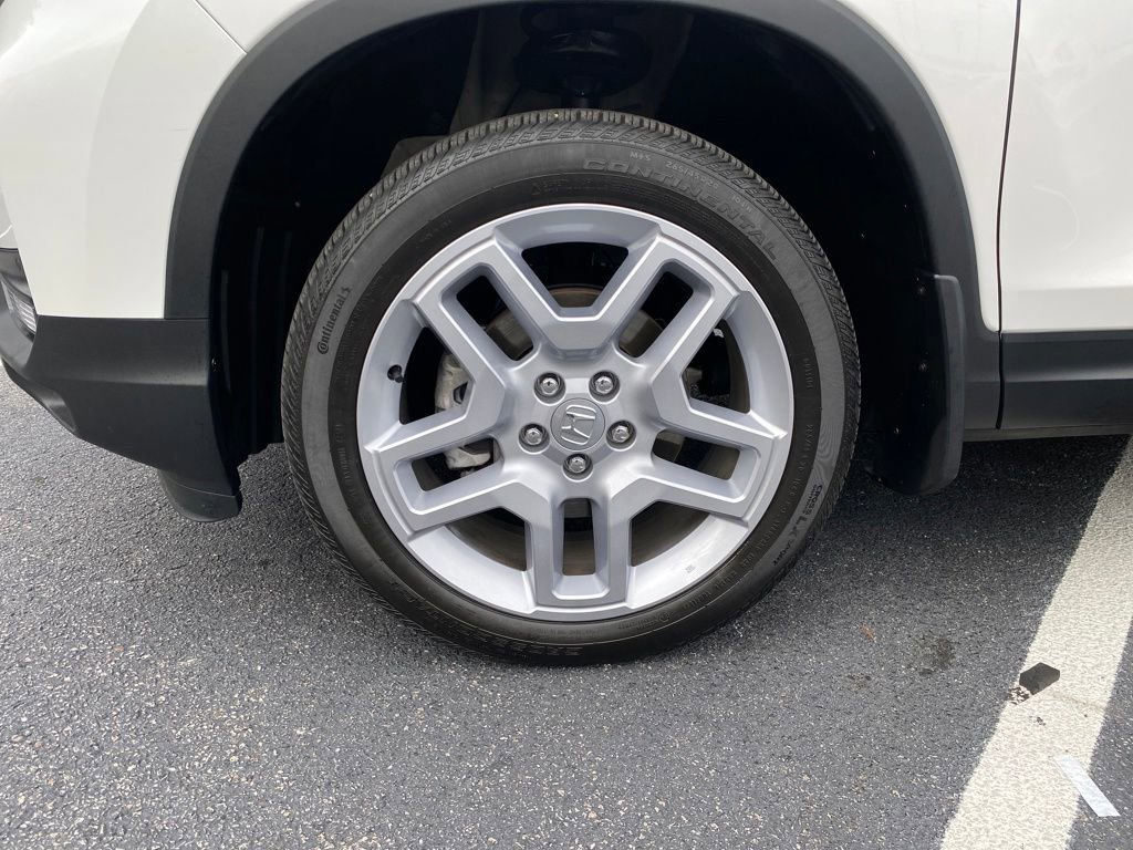 Certified 2025 Honda Passport EX-L image 28