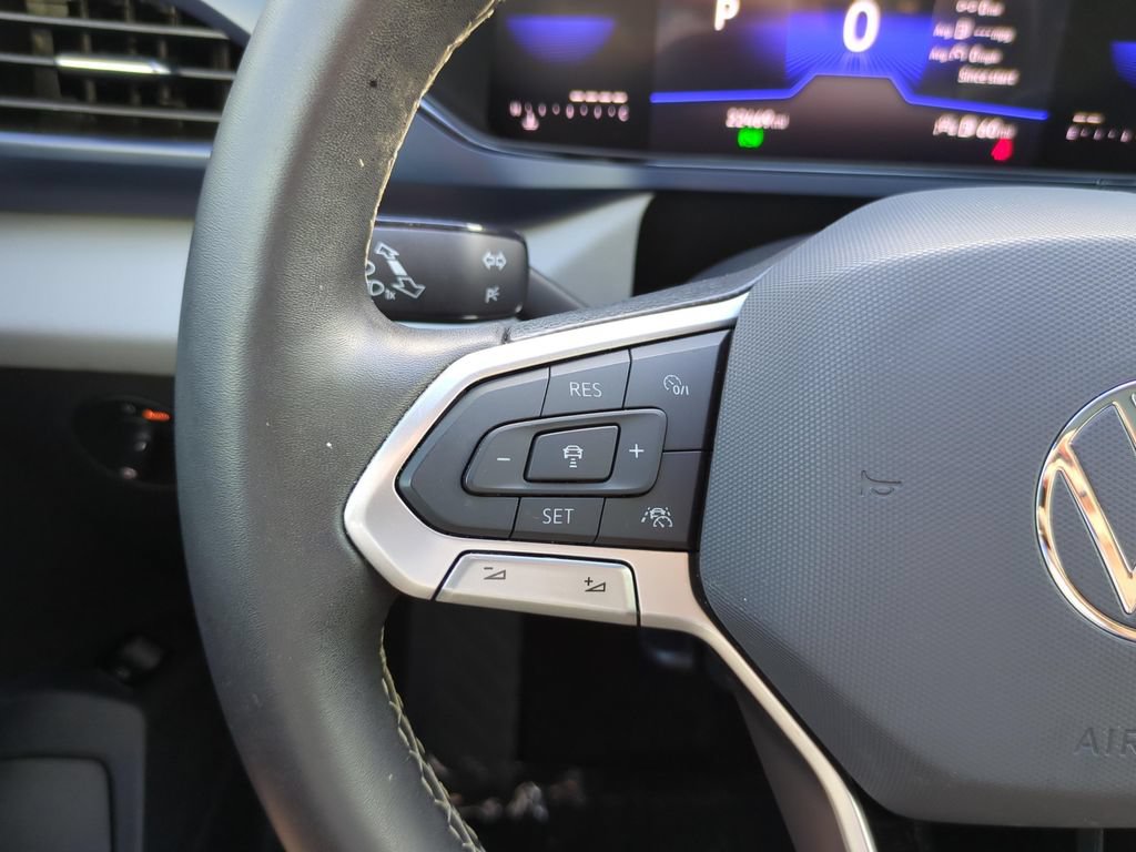 Used 2023 Volkswagen Taos SE w/ Panoramic Sunroof Package FWD image 20