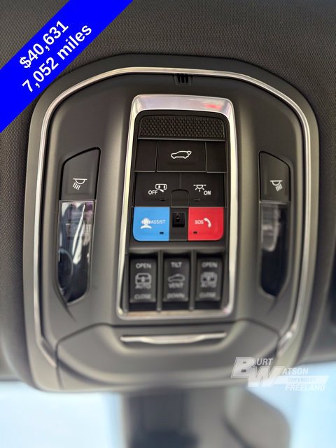 Used 2026 Jeep Grand Cherokee Limited w/ Limited Altitude Package AWD/4WD image 25