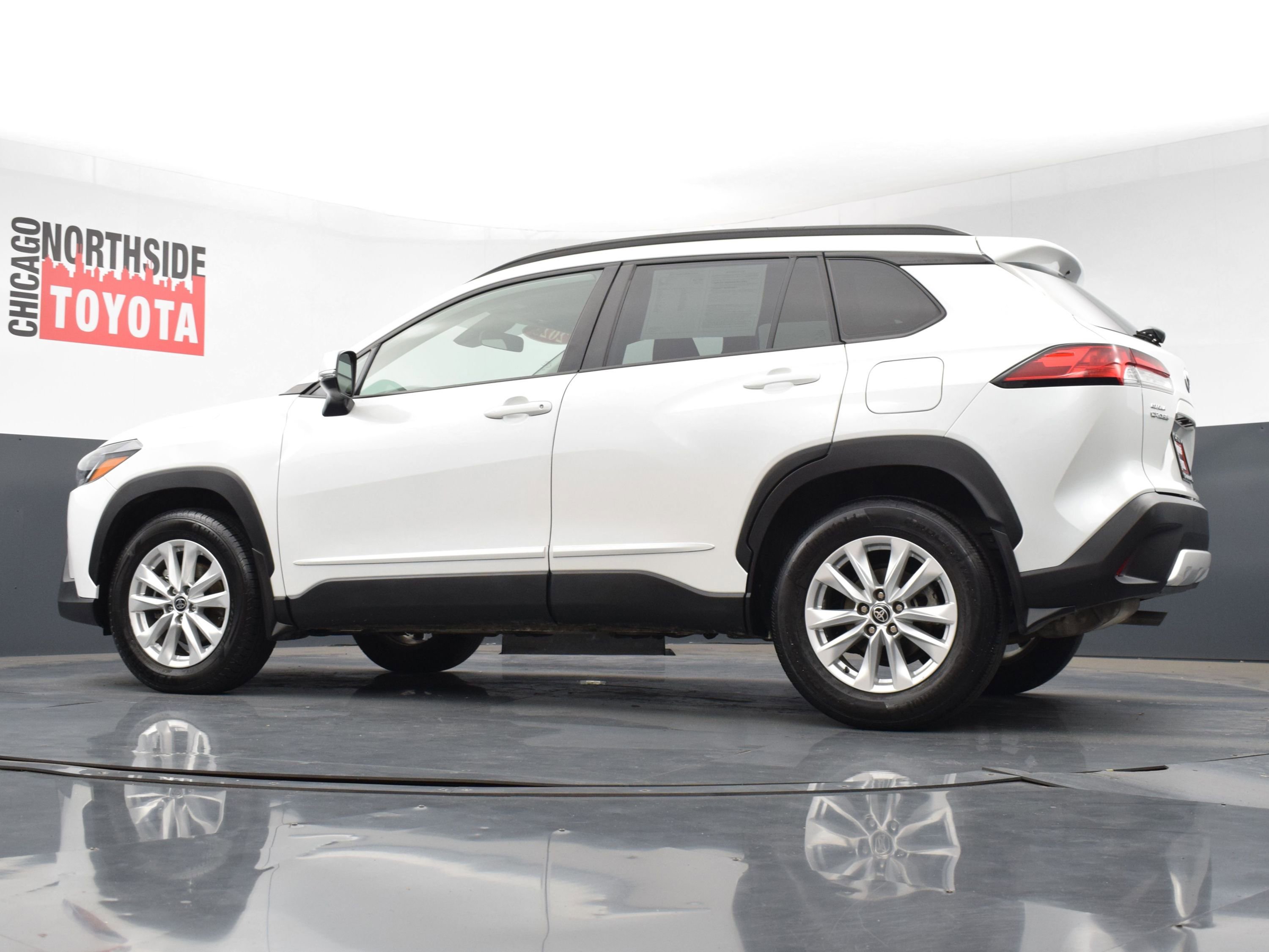 Used 2022 Toyota Corolla Cross LE image 26