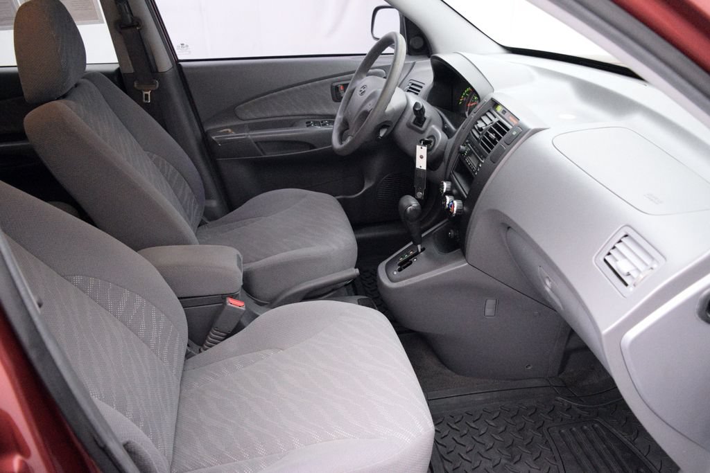 Used 2005 Hyundai Tucson GL FWD image 16