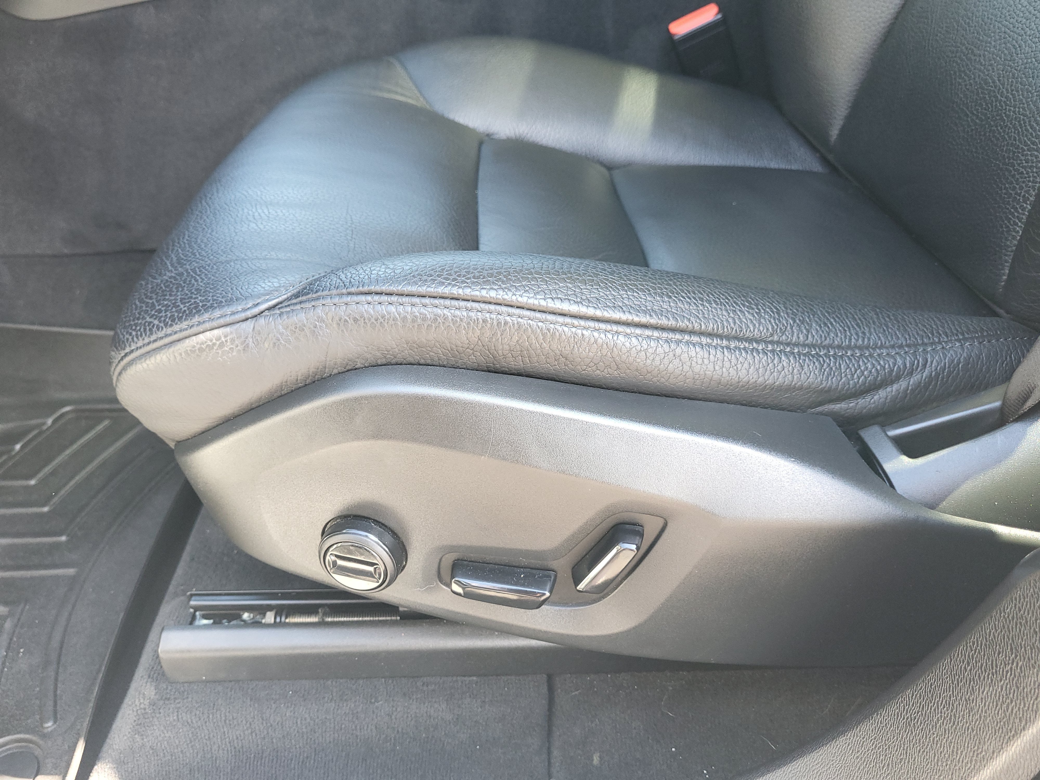 Used 2019 Volvo XC60 T6 Momentum w/ Advanced Package AWD/4WD image 20