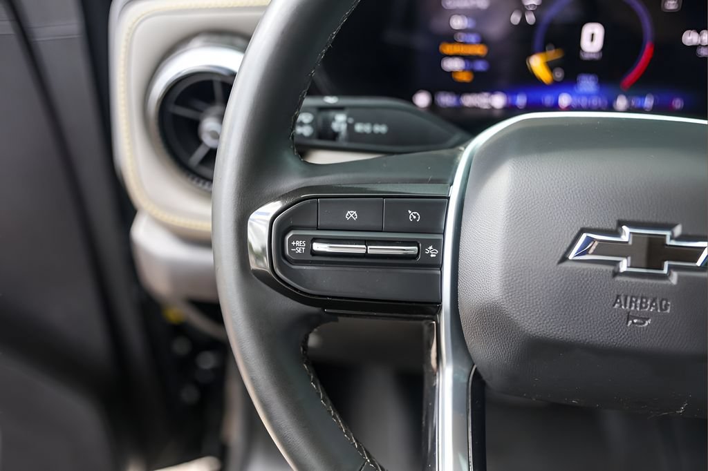 Used 2024 Chevrolet Colorado ZR2 w/ Technology Package AWD/4WD image 14