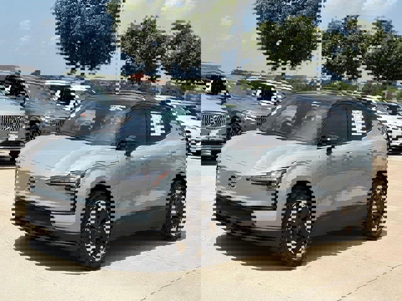 New 2025 Volvo EX30 Plus w/ Protection Package Premier video 2