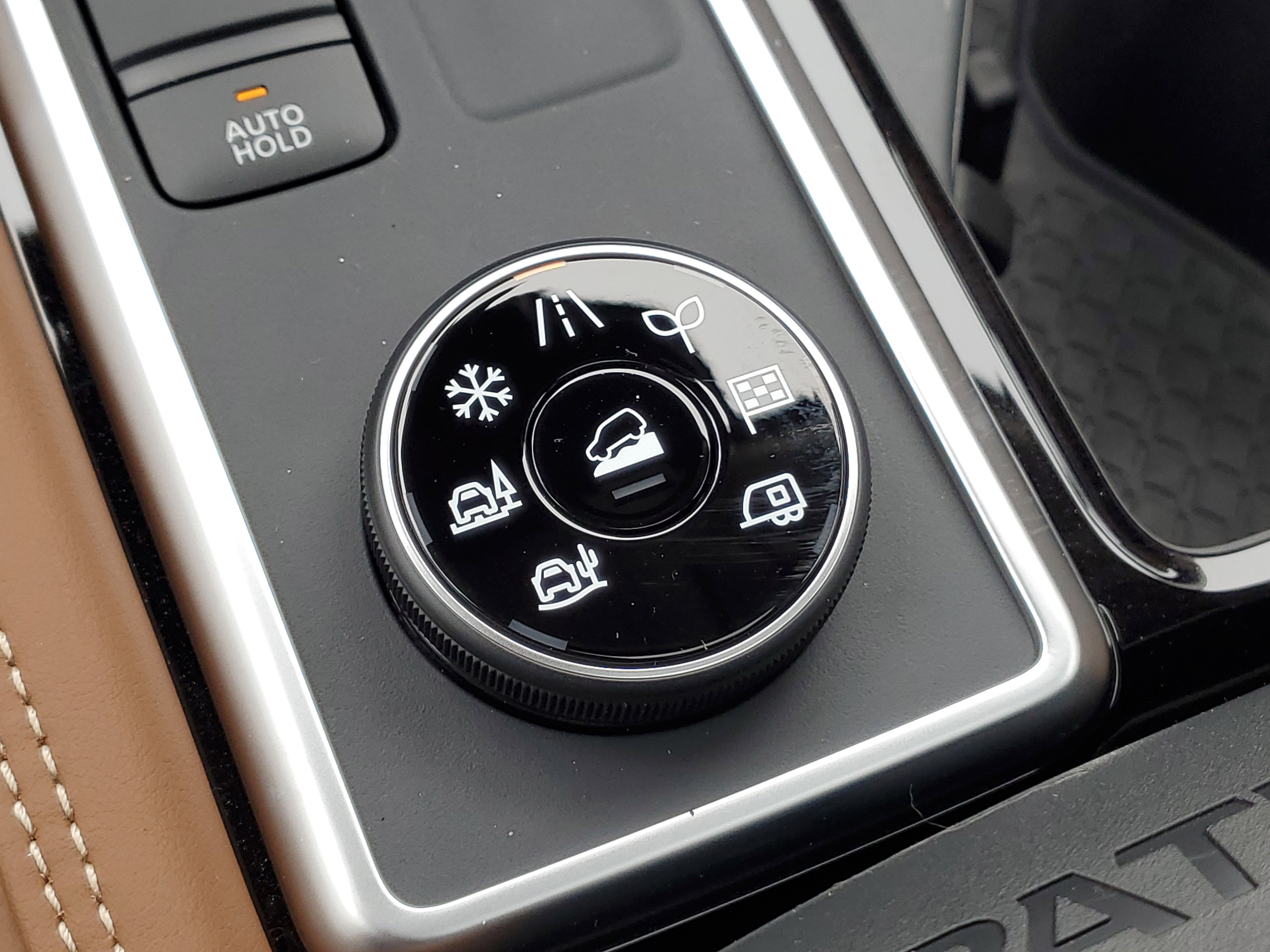 New 2026 Nissan Pathfinder Platinum image 18