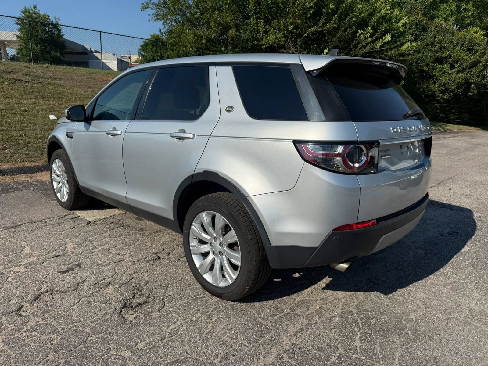 Used 2016 Land Rover Discovery Sport HSE Luxury AWD/4WD image 6