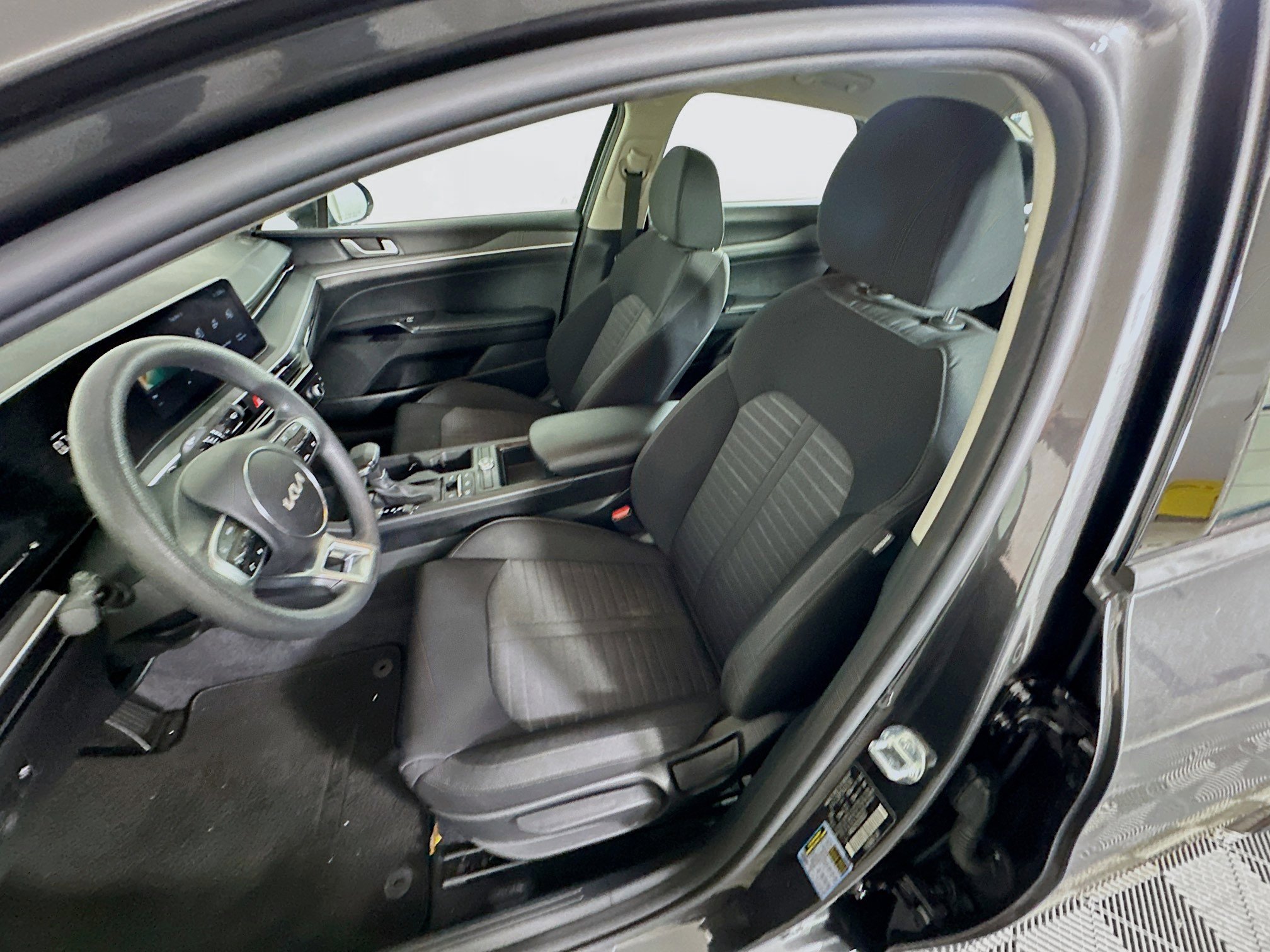 Used 2025 Kia K5 LXS image 13