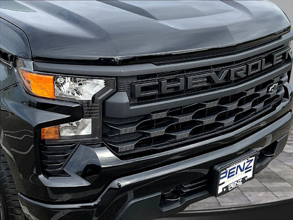 New 2026 Chevrolet Silverado 1500 Custom w/ LPO, Dark Essentials Package AWD/4WD image 34