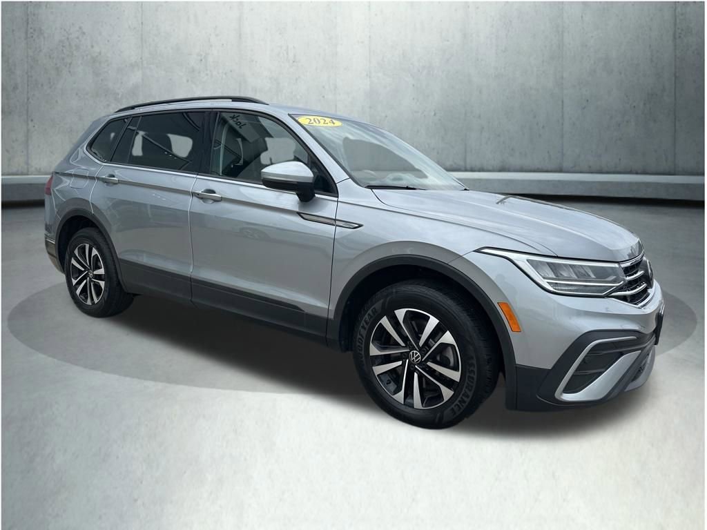 Used 2024 Volkswagen Tiguan S image 7
