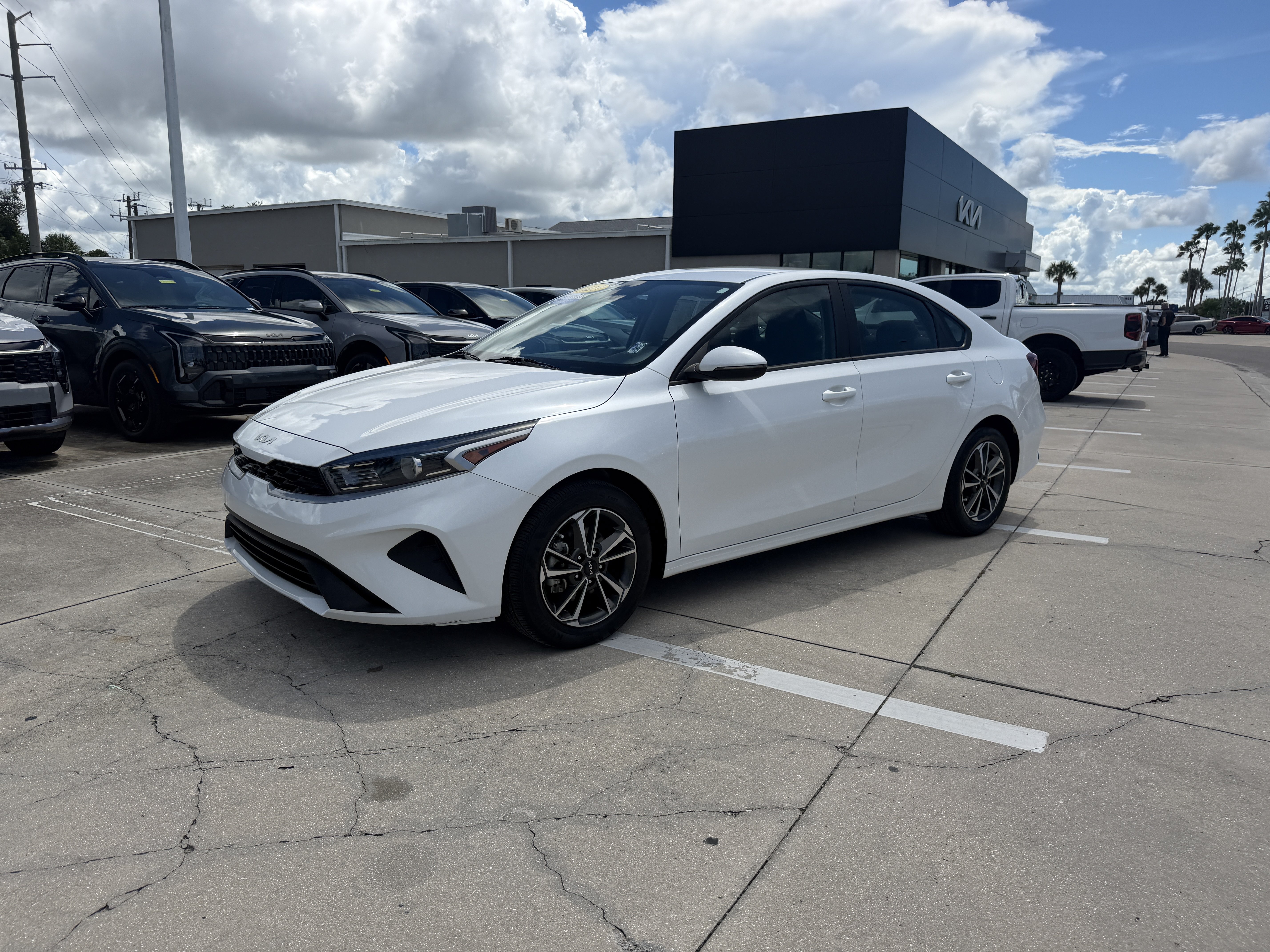 Certified 2023 Kia Forte LXS w/ LXS Technology Package FWD image 8