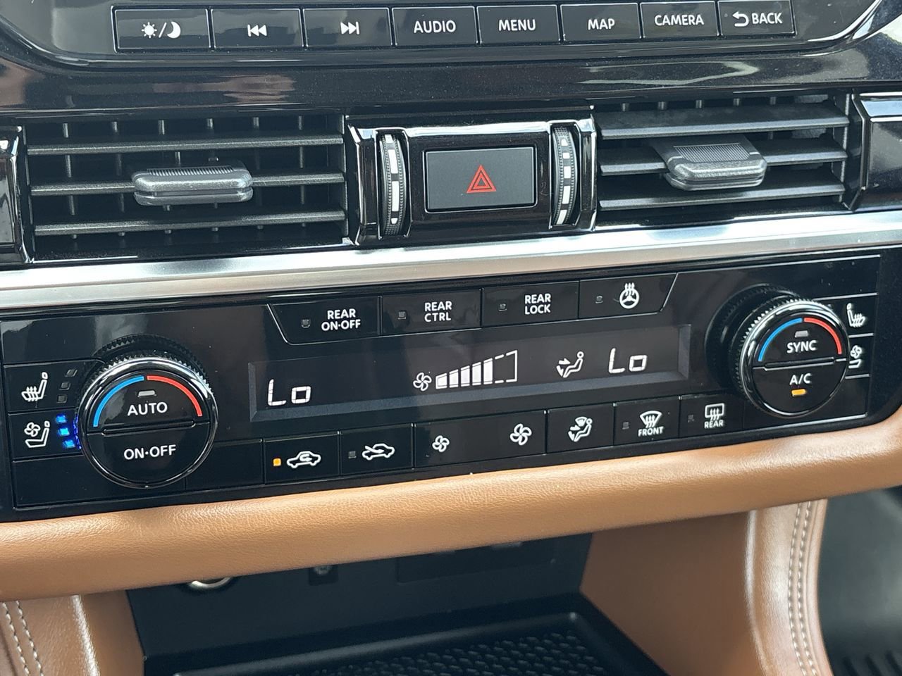 Used 2023 Nissan Pathfinder Platinum image 26