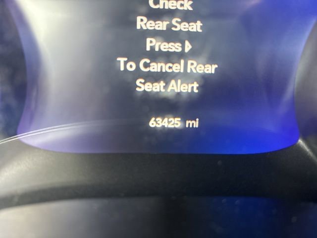 Used 2024 Chrysler Pacifica Touring-L image 16