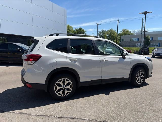 Certified 2023 Subaru Forester Premium AWD/4WD image 3
