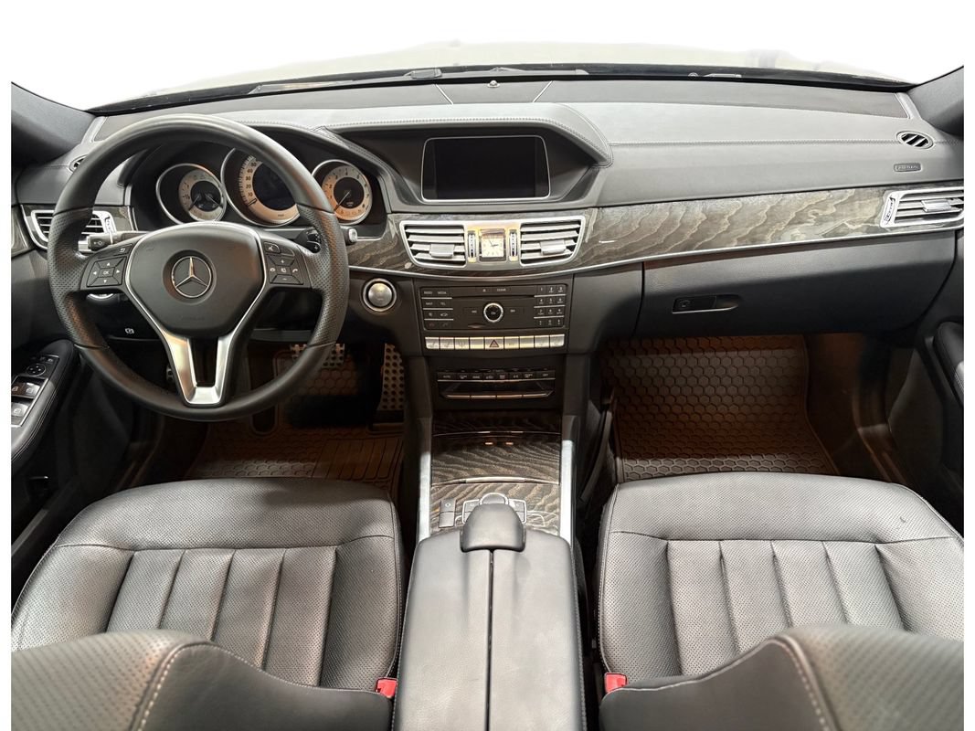 Used 2016 Mercedes-Benz E 400 4MATIC Sedan image 16