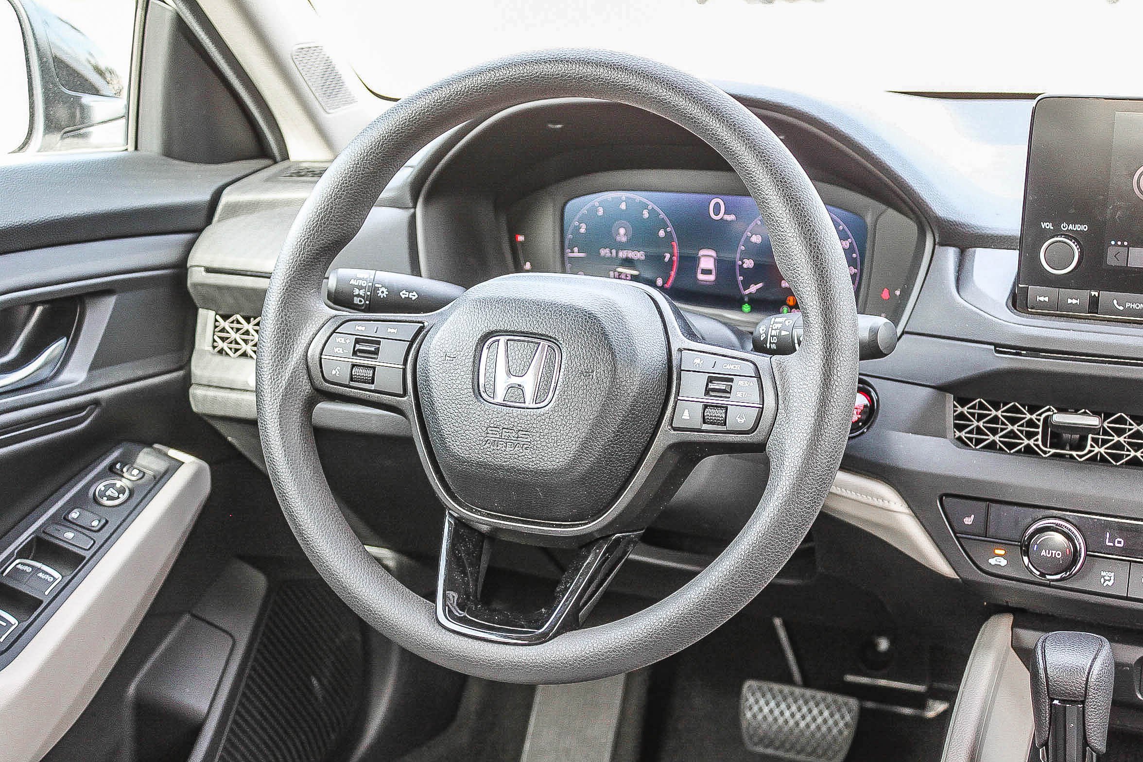 Used 2025 Honda Accord SE image 17