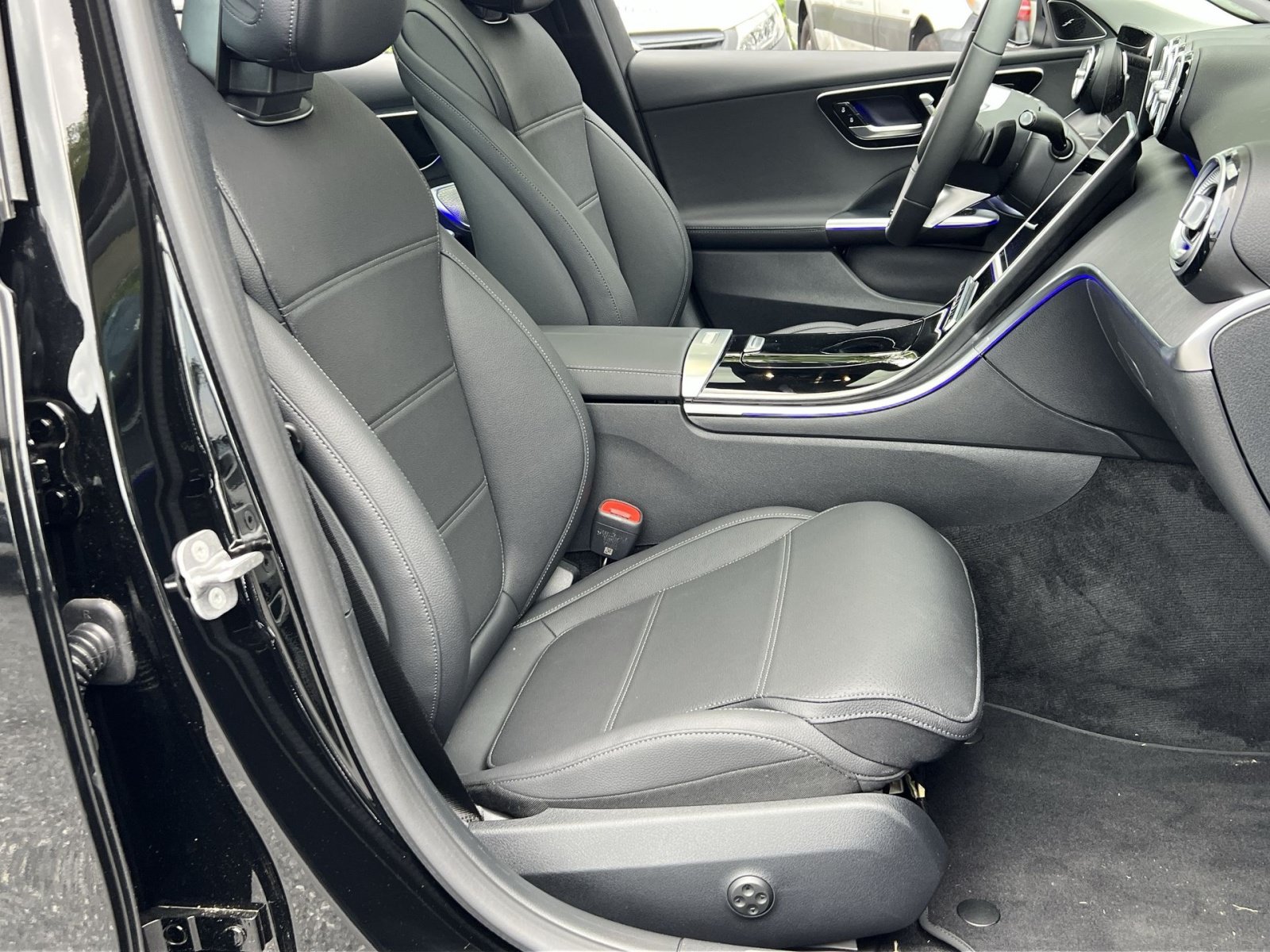 New 2026 Mercedes-Benz C 300 4MATIC Sedan image 33