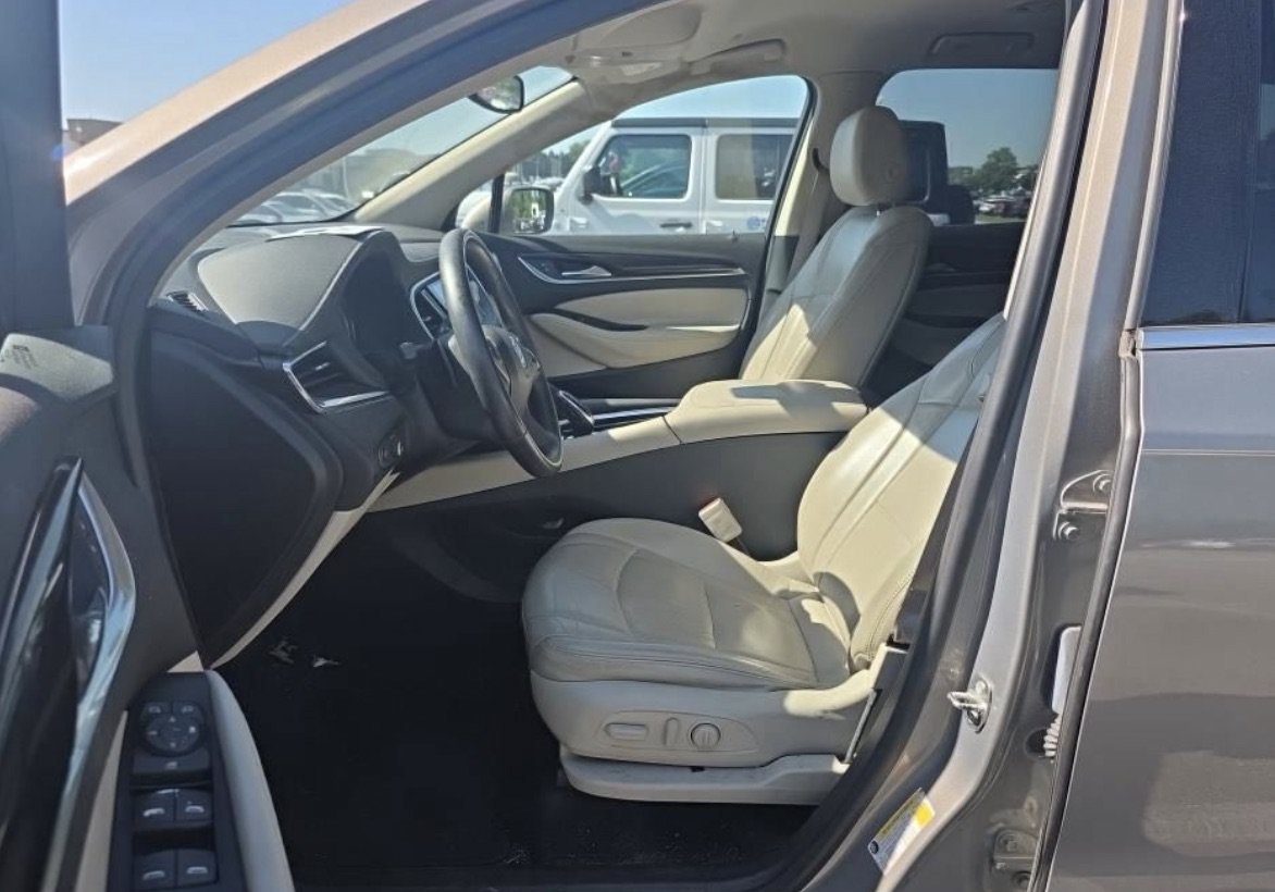 Used 2018 Buick Enclave Essence w/ Trailering Package FWD image 6