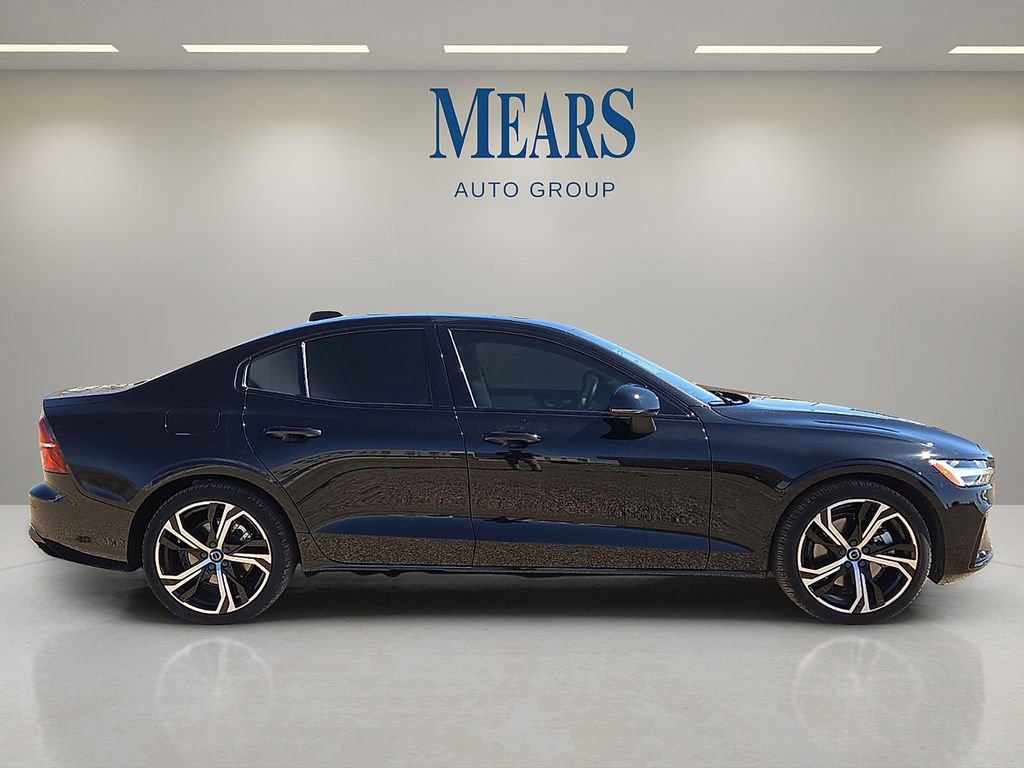 Used 2024 Volvo S60 B5 Core w/ Climate Package image 7