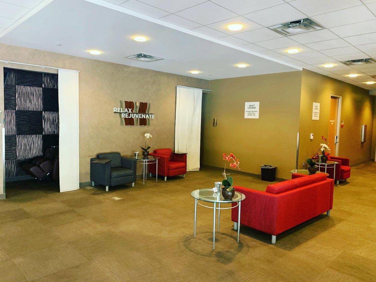 Used 2017 Jeep Cherokee Latitude w/ Safety/Convenience Group image 19