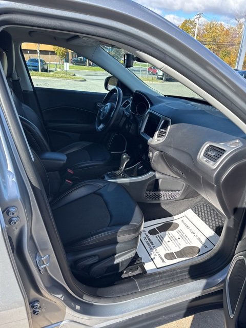 Used 2019 Jeep Compass Latitude w/ Popular Equipment Group image 9