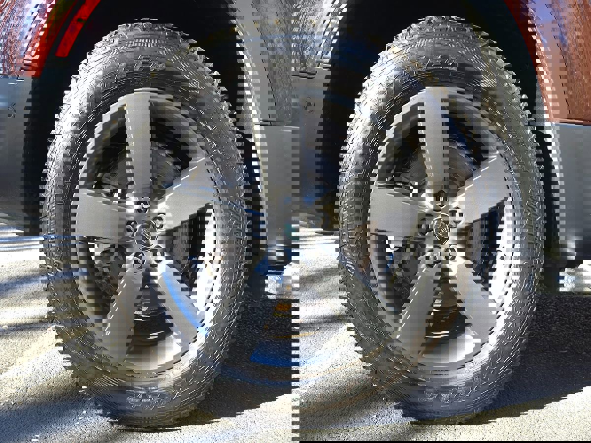 Used 2023 Land Rover Defender 130 S image 75