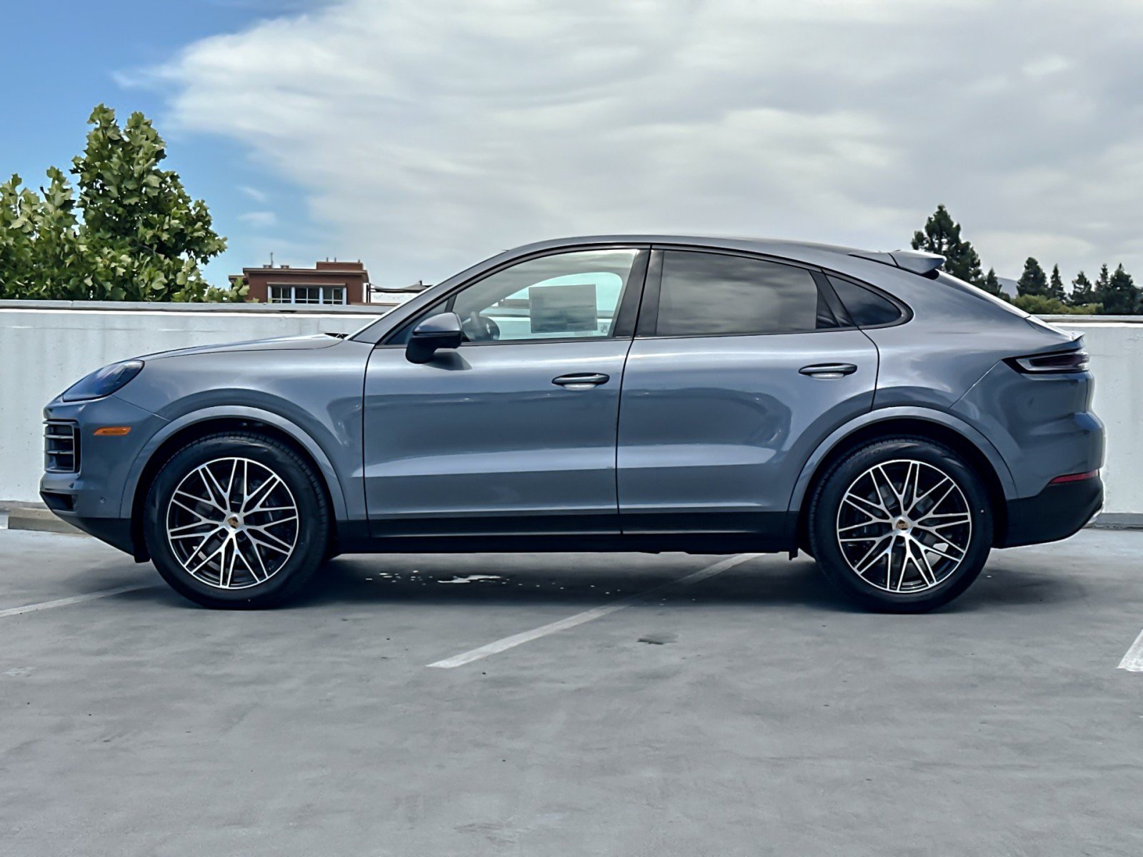New 2026 Porsche Cayenne Coupe AWD/4WD image 2