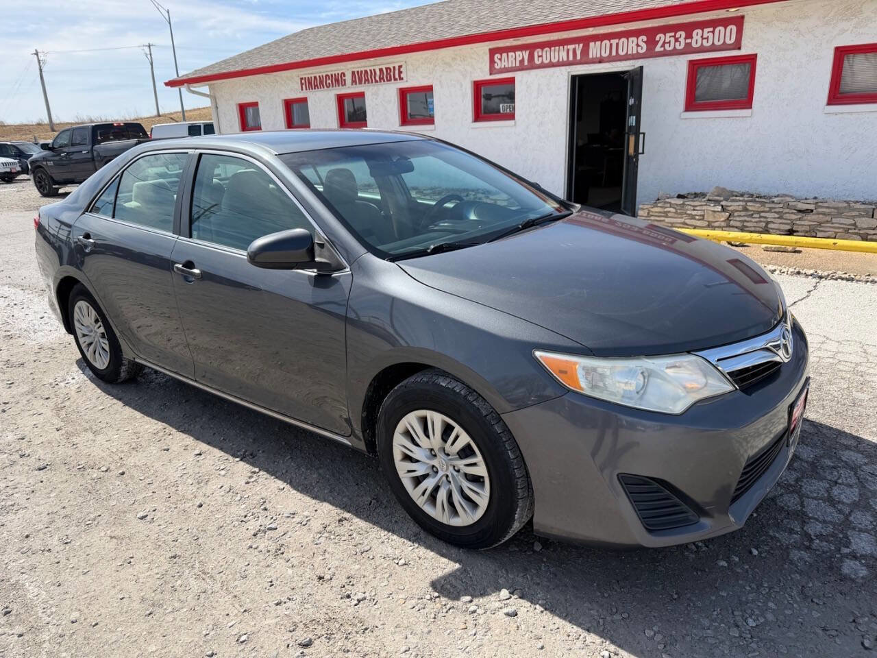 Used 2012 Toyota Camry LE image 1