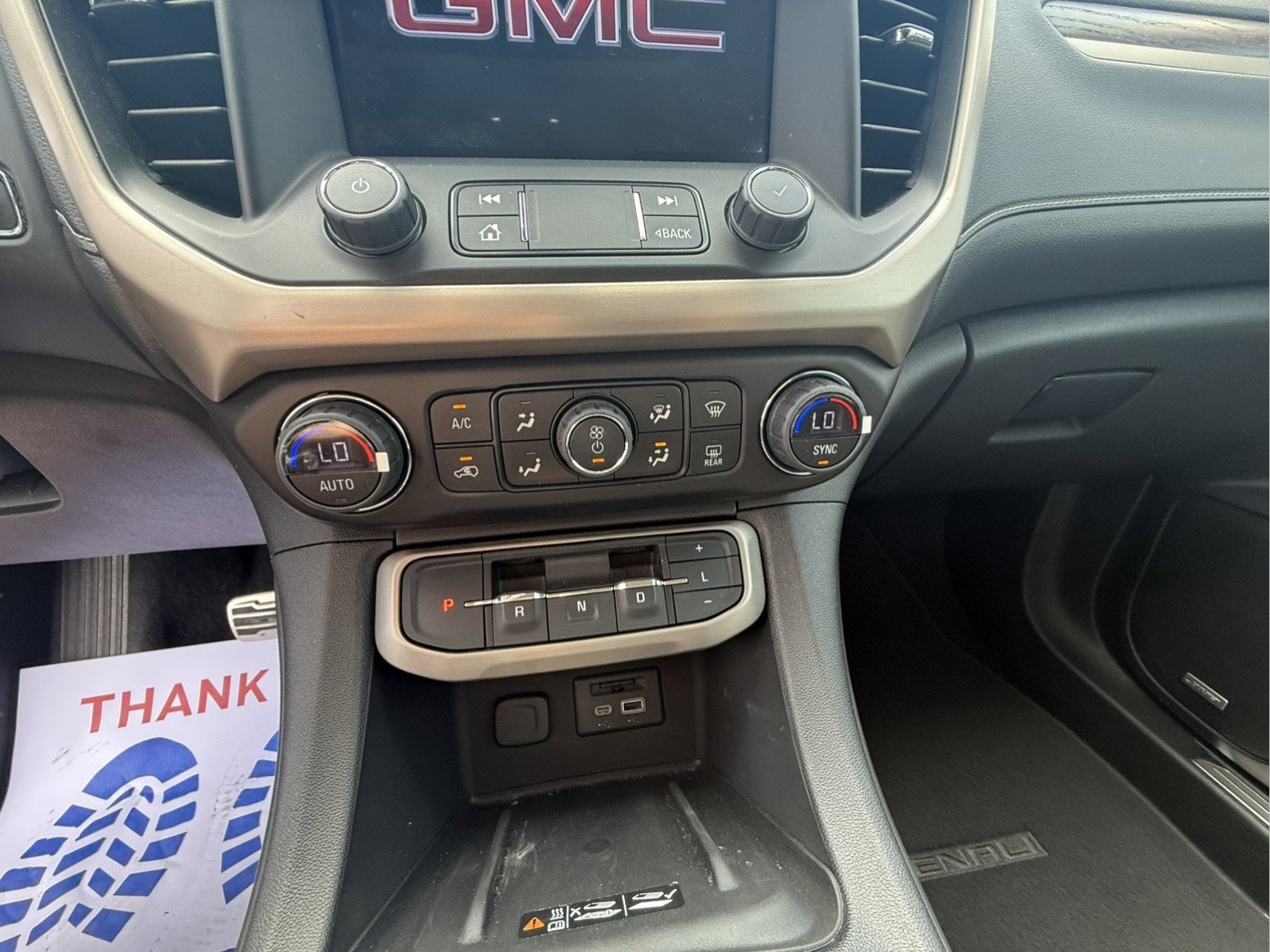 Used 2022 GMC Acadia Denali w/ Denali Technology Package image 17