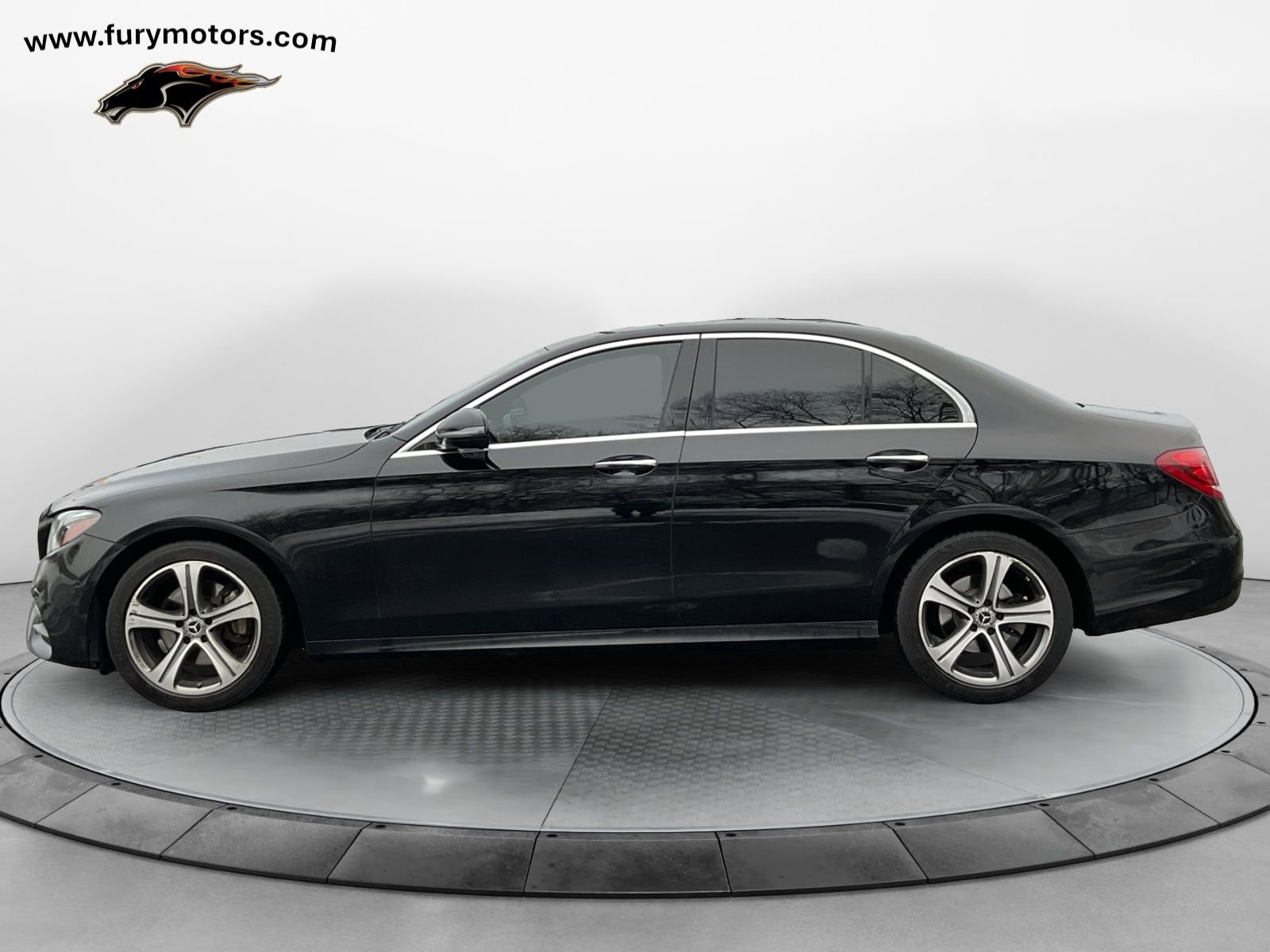 Used 2018 Mercedes-Benz E 300 4MATIC image 6