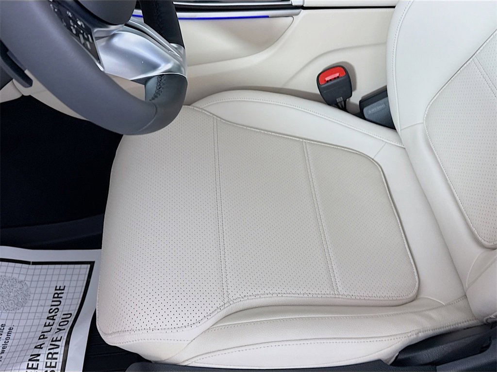 Used 2025 Mercedes-Benz GLC 300 4MATIC image 21