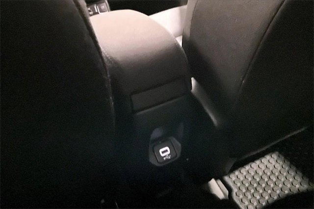 Used 2019 Jeep Renegade Latitude w/ Cold Weather Group image 10