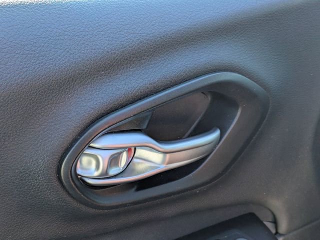 Used 2014 Jeep Cherokee Latitude FWD image 13