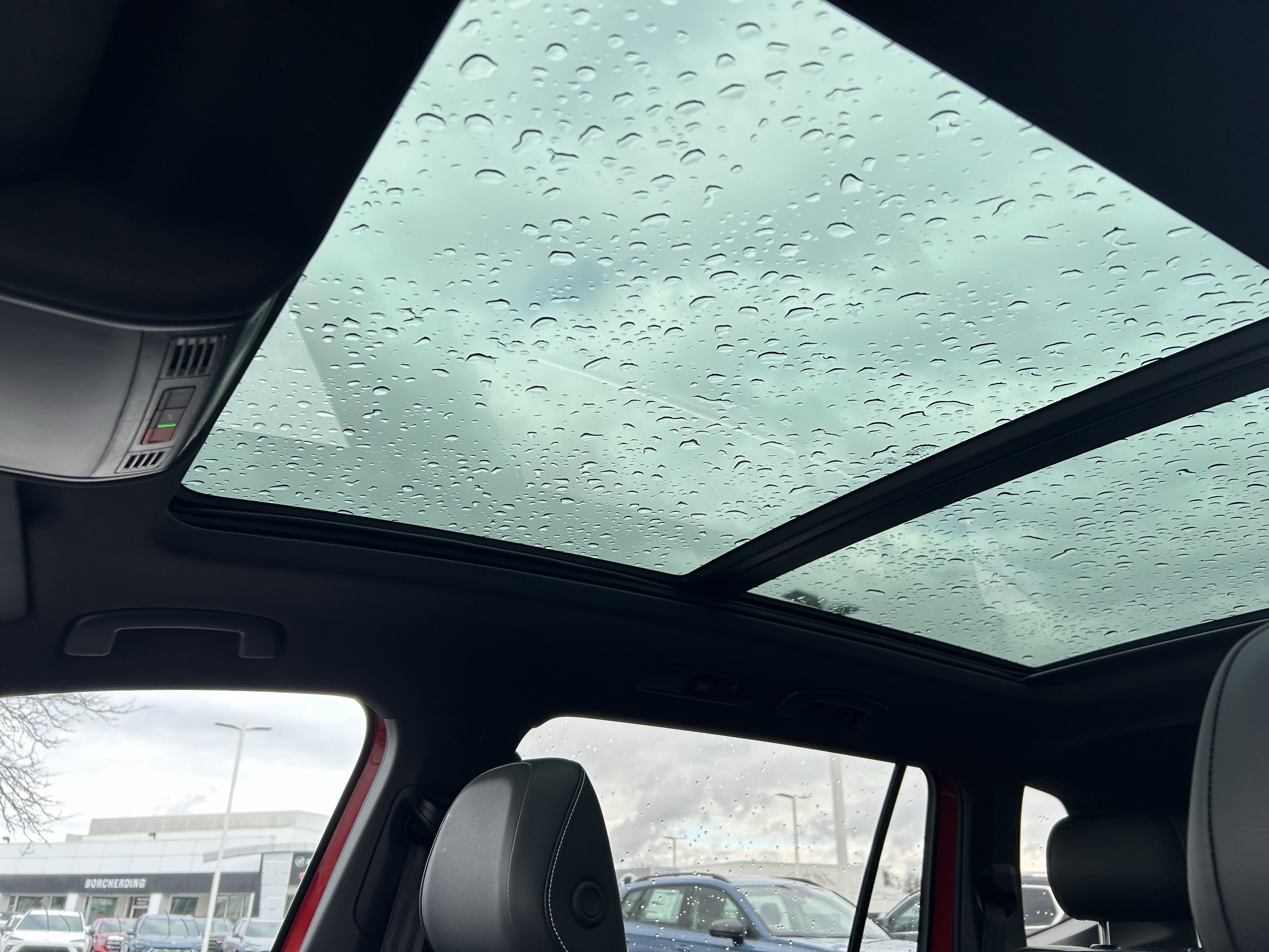 Certified 2024 Volkswagen Tiguan SEL R-Line image 23