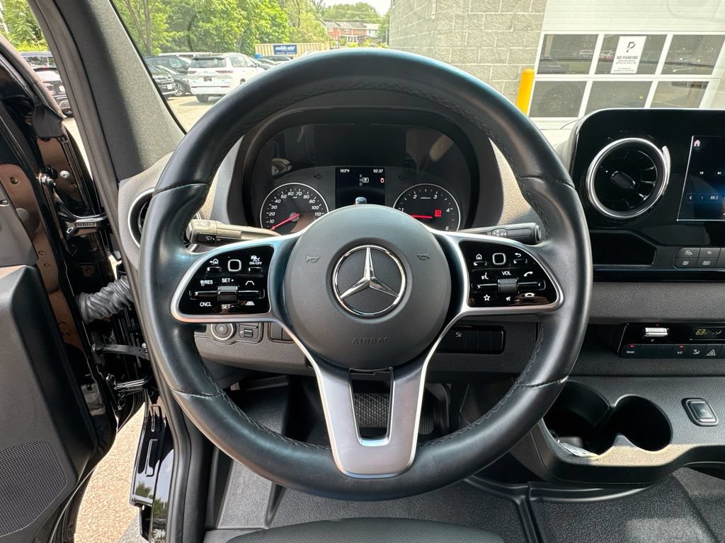 Used 2022 Mercedes-Benz Sprinter 2500 image 11