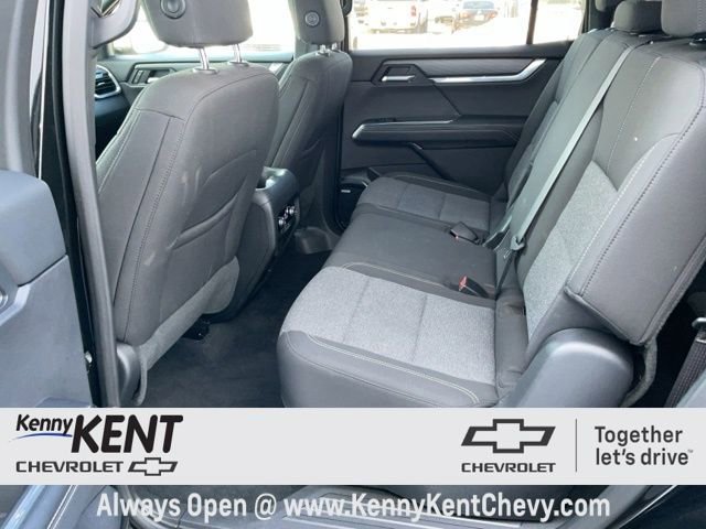 Used 2025 GMC Acadia Elevation image 21