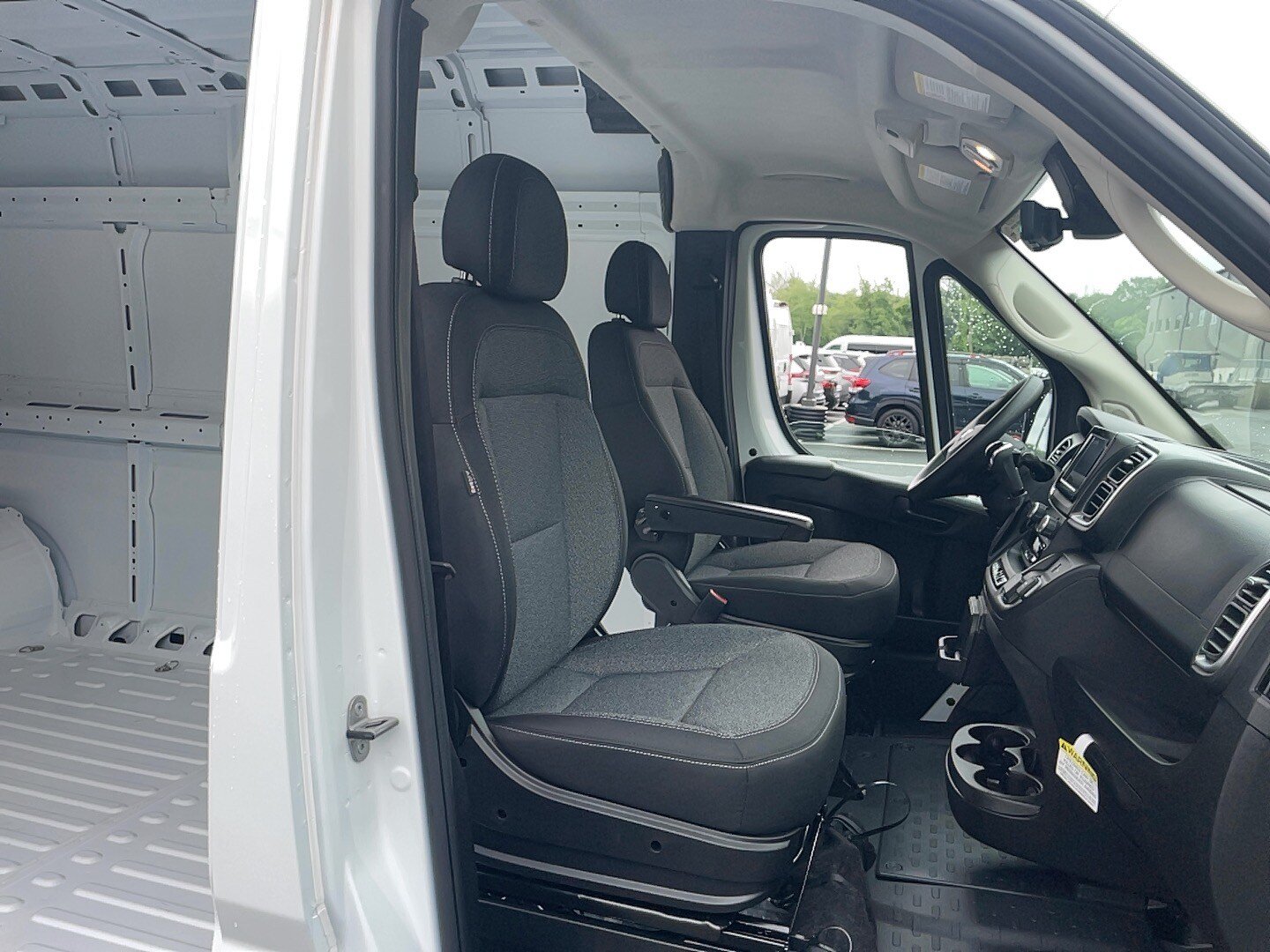 Used 2025 RAM ProMaster 3500 w/ Quick Order Package 22G SLT FWD image 10