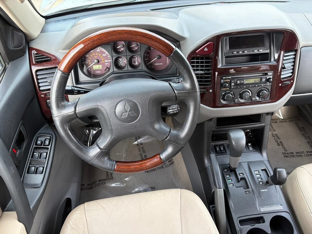 Used 2002 Mitsubishi Montero Limited AWD/4WD image 9