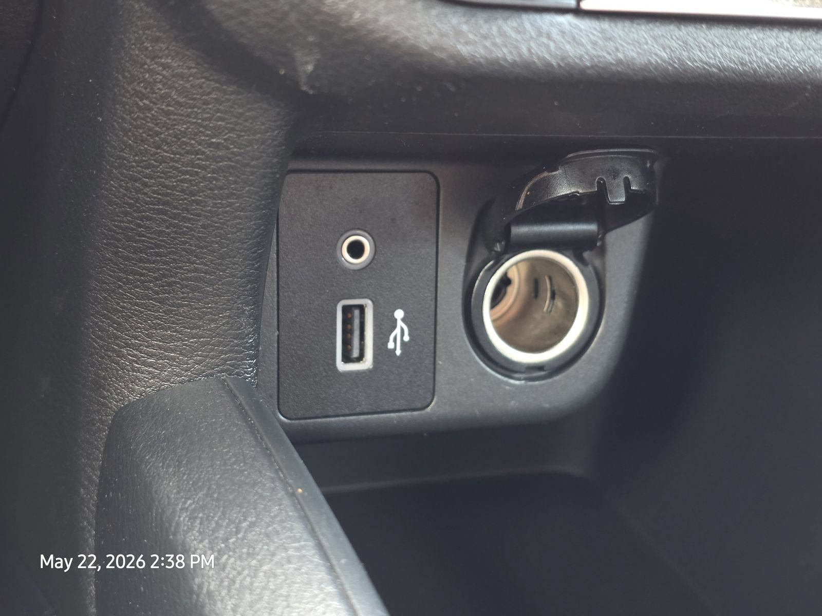 Used 2021 Nissan Versa SV FWD image 29