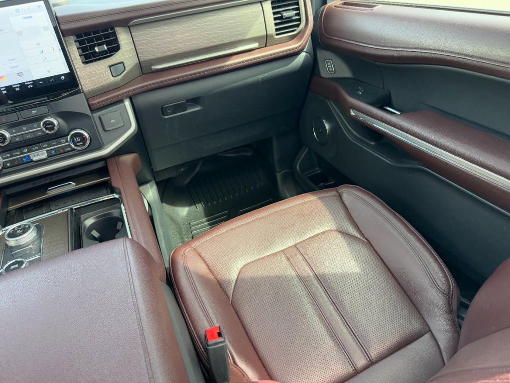 Used 2023 Ford Expedition Max Limited AWD/4WD image 19