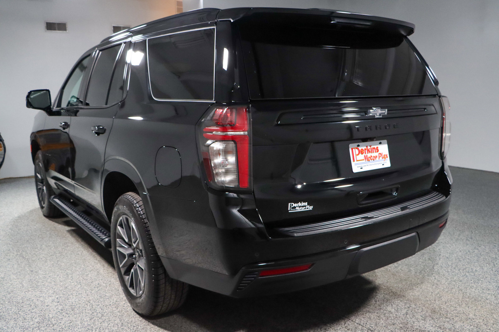 Used 2023 Chevrolet Tahoe Z71 w/ Luxury Package AWD/4WD image 9