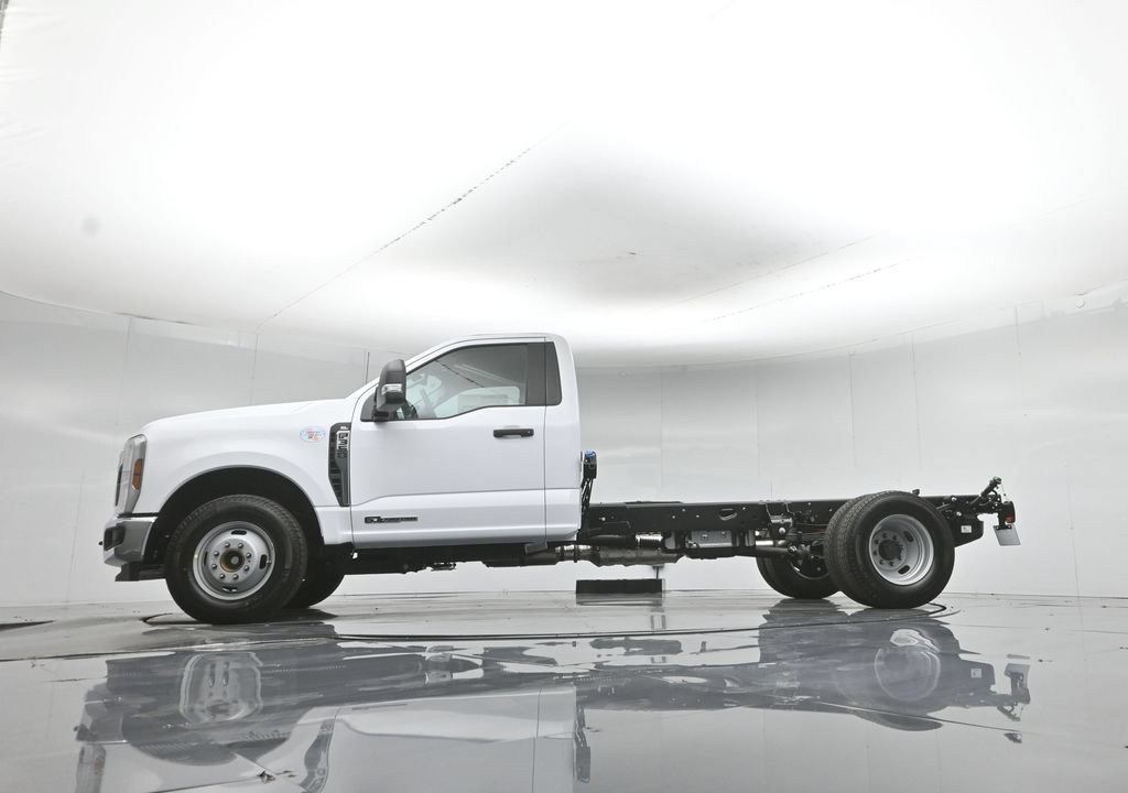 New 2026 Ford F350 XL w/ XL Chrome Package RWD image 43