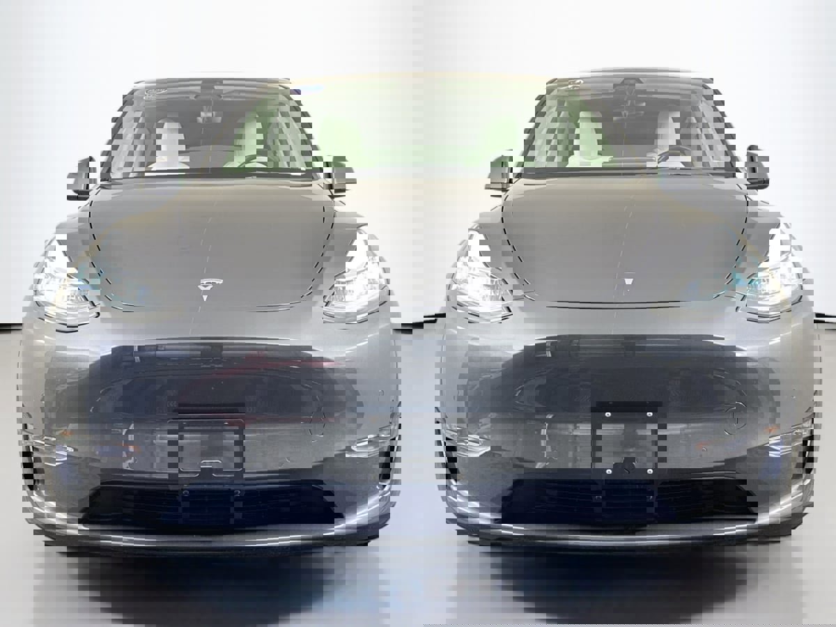 Used 2022 Tesla Model Y Long Range image 3