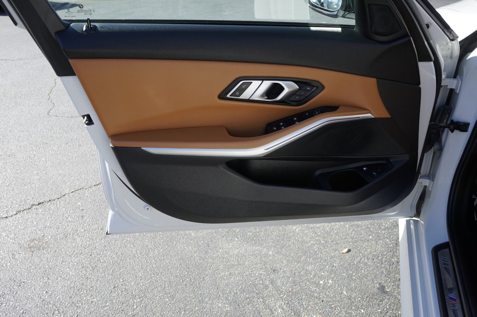 Used 2022 BMW 330e w/ M Sport Package image 25