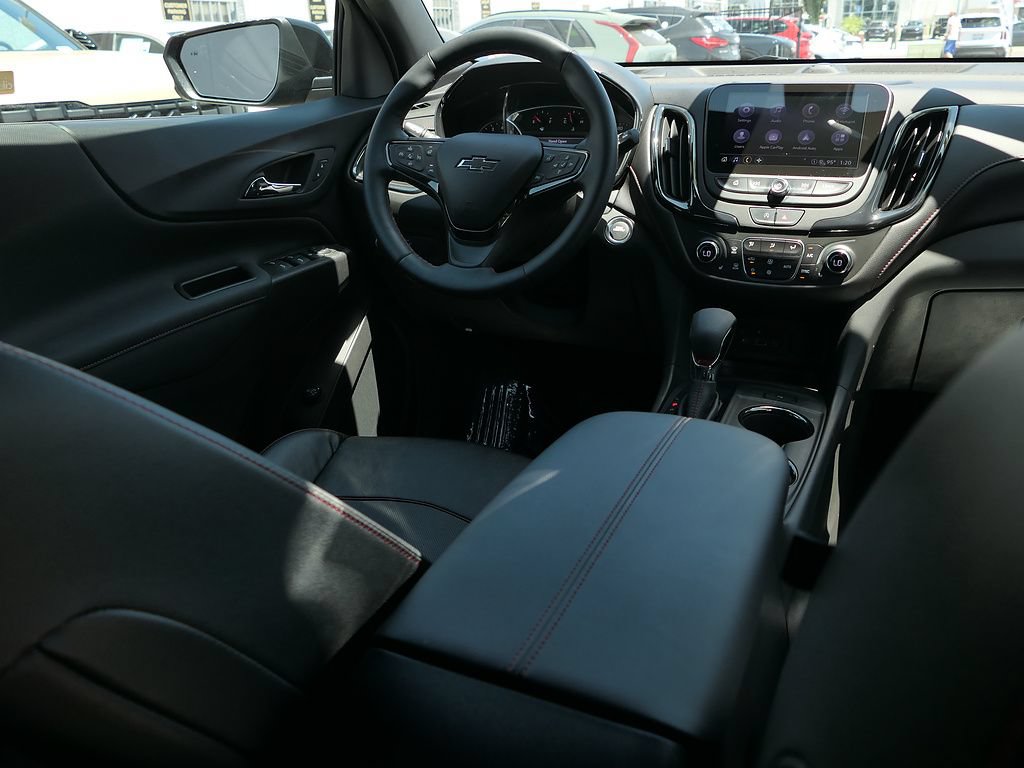 Used 2023 Chevrolet Equinox RS w/ RS Leather Package FWD image 25