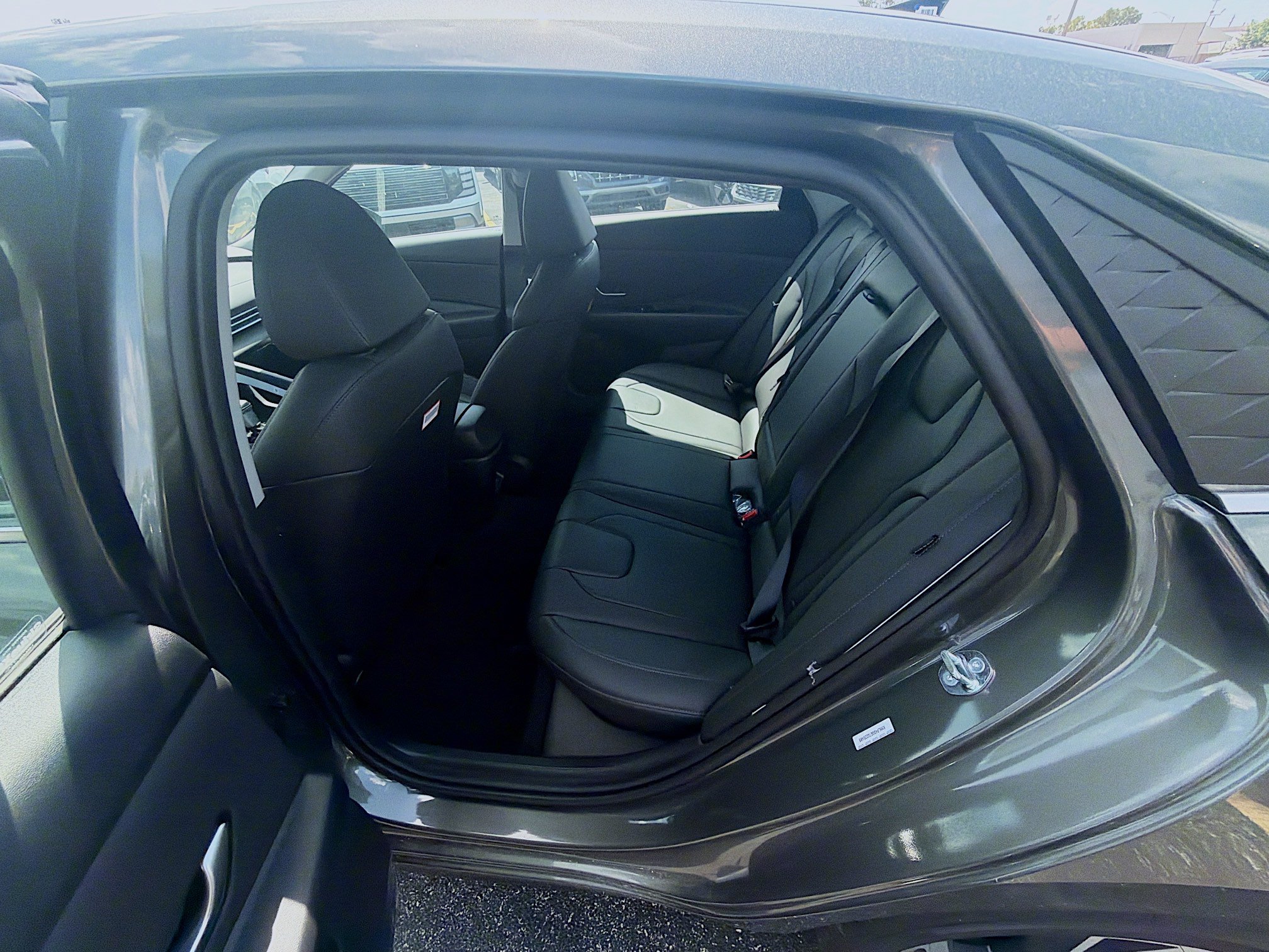 New 2026 Hyundai Elantra Limited FWD image 17