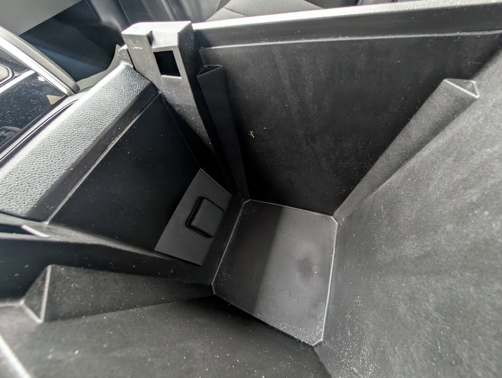 Used 2024 Chevrolet Colorado Trail Boss w/ Technology Package image 32