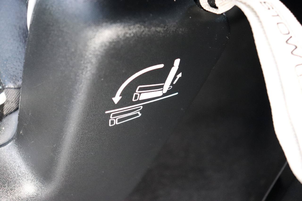 Used 2026 Chrysler Pacifica Limited FWD image 32